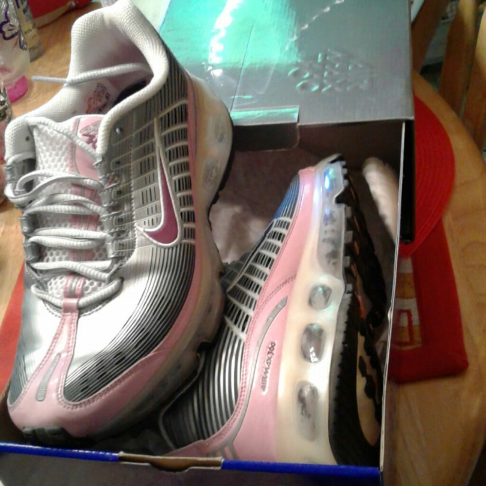 NWT,NIKE AIR MAX 360,Pink,Silver,White & Purple, Athletic Shoes💖🤍💜💥